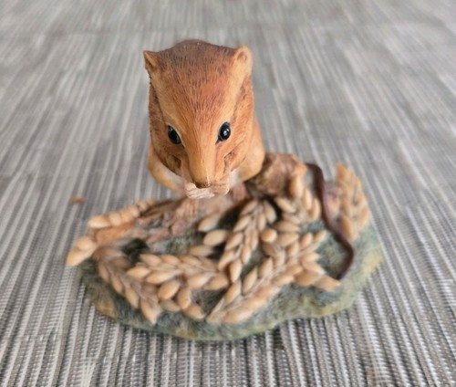 Field mouse wheat border - on,