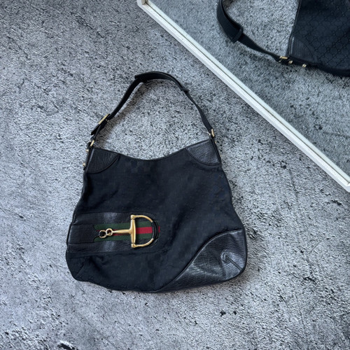 Authentic gucci monogram - gg,