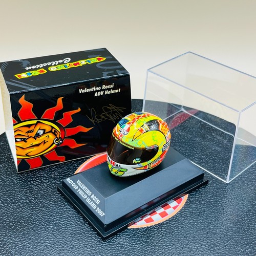 Minichamps helmet model - 1/8,
