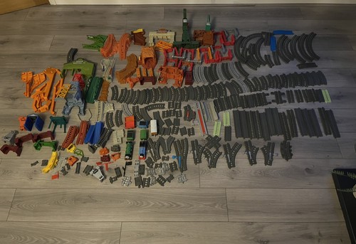 Thomas trackmaster bundle 150+