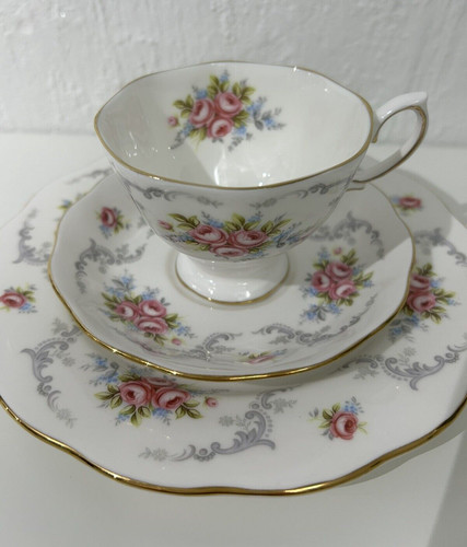 Vintage royal kent - roses, bone