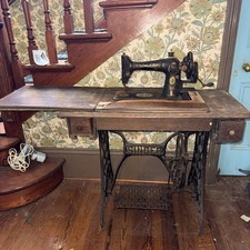 Antique/Vintage Singer Sewing Machine and Table 66k lotus untested