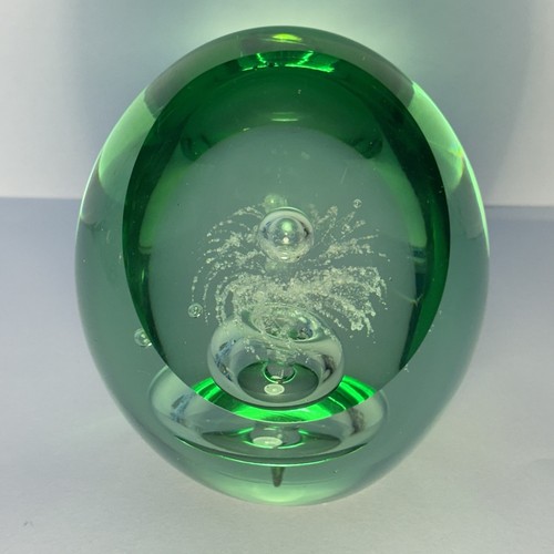 Paperweight green controlled - green,