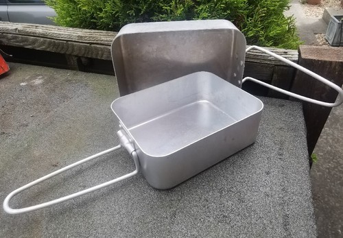 Camping mess army style - camping, tins
