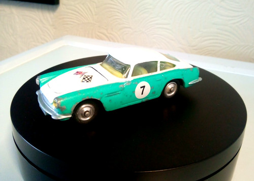 Corgi toys aston martin db4 - aston,