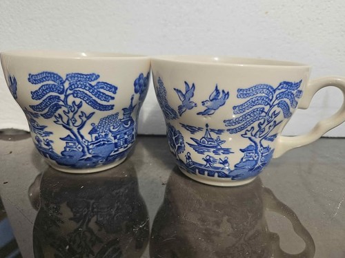Two willow pattern cups eit - pattern,