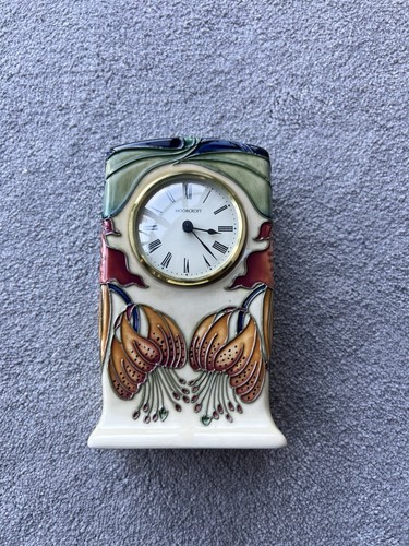 Moorcroft anna lily - anna, carriage