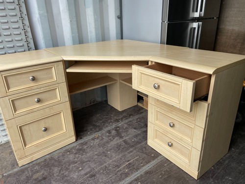 Corner desk with - desk, drawers