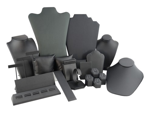 Black leatherette jewellery - black,