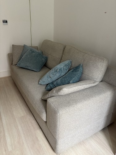 Amazing dfs three seater - amazing,