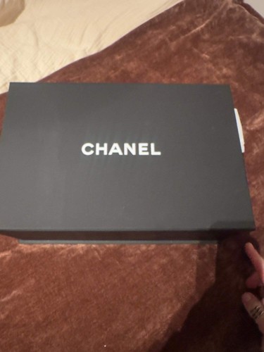 Chanel shoulder bag flap - chanel,