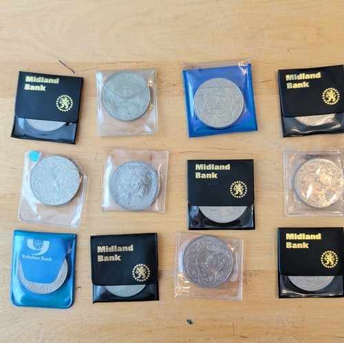 Commemorative crown coins - 12,