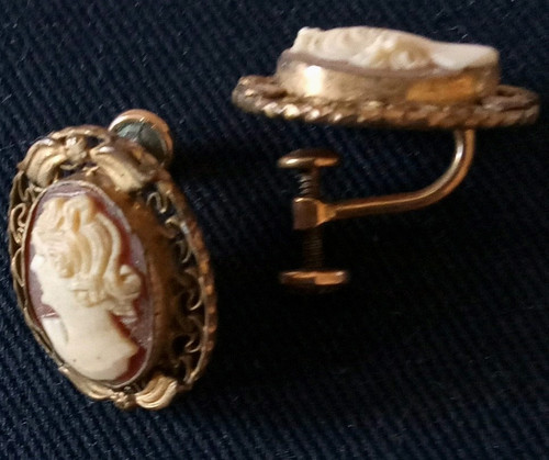 Vintage gold tone oval - gold, shell