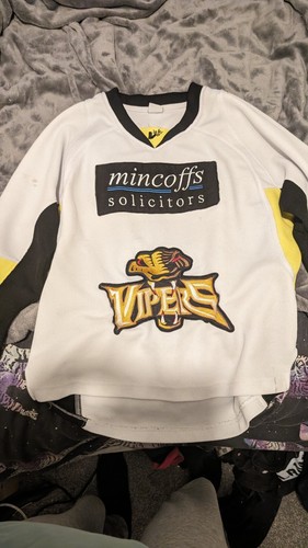 Worn signed newcastle - worn, vipers