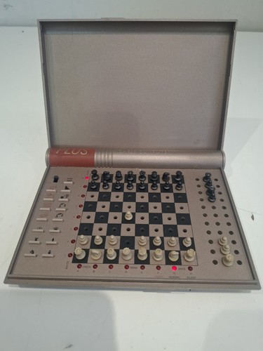 Kasparov chess computer plus - kasparov,