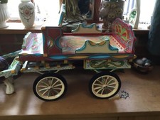 STUNNING HAND BUILT AND PAINTED VINTAGE HORSE CART MODEL WAGON