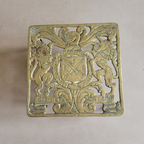 Vintage trivet stand - vintage,