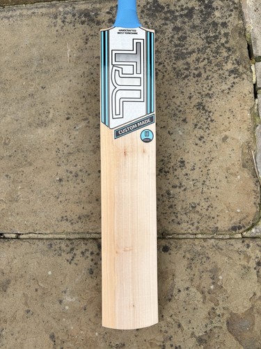 Grade cricket bat - 1,