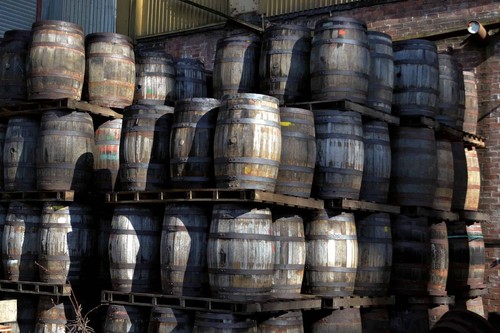 Whisky small full - full, barrel