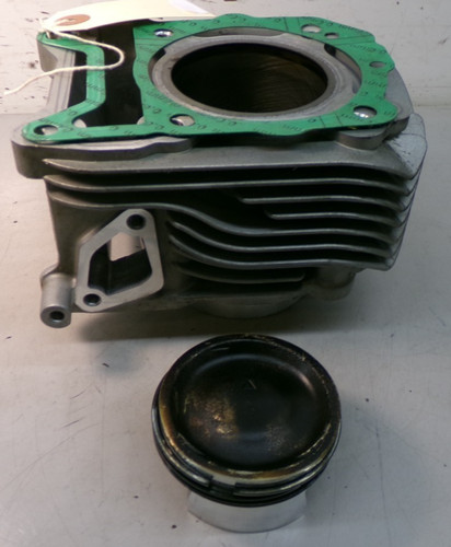 Engine barrel and - engine, piston