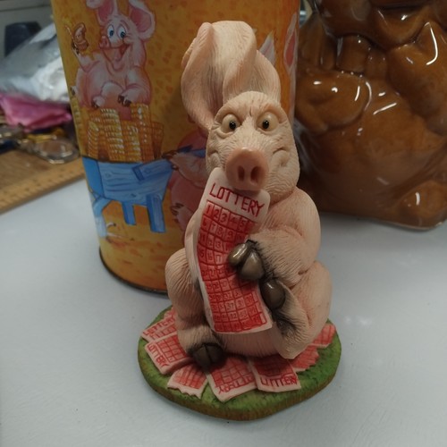 Piggin lottery figurine with - piggin',
