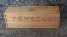 A RETRO 12.75" LONG x 4" WIDE WOODEN FONSECA BIN No. 27 PORT BOX c/w SLIDE LID