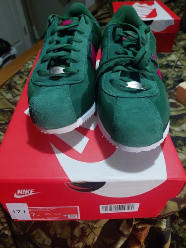 Nike cortez txt size 7y - g8),
