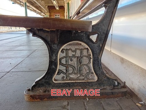 Photo east ham underground - ,