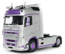Solido 1:24 Scale Volvo Trucks