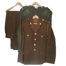 MILITARY JACKET & BADGES