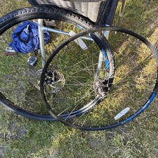 A pair of Carrera 28" 700c 622