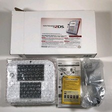 Nintendo 2DS Scarlet Red White