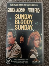 Sunday Bloody Sunday : Glenda Jackson / Peter Finch VHS Video RARE - Very Good