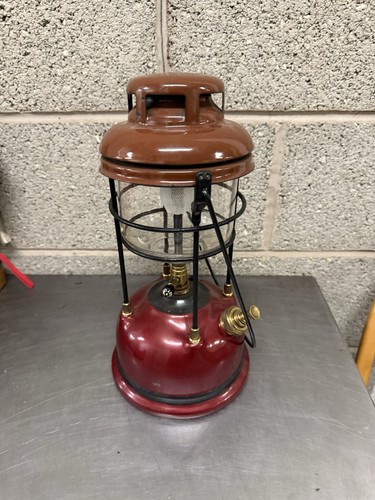 Tilley lamp guardsman working - guardsman,