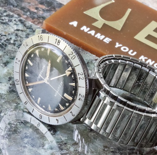 Bulova signed brick link