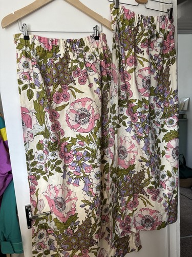 Pairs curtains small - of, floral