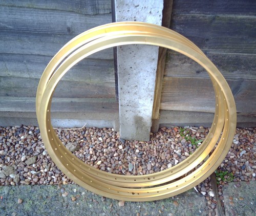 Gold anodised hole 20 - gold, 20"