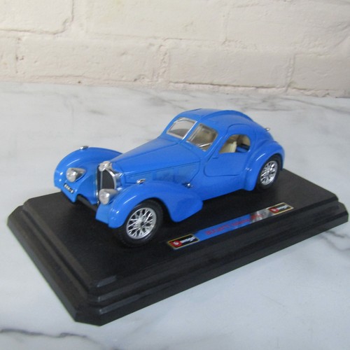 Burago bugatti atlantic - 1/24,