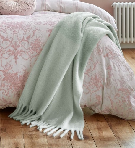 Laura ashley bronwen throw - laura,