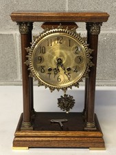 VINTAGE MCM WUBA PORTICO BURLED WALNUT MANTLE/SHELF CLOCK IN GREAT CONDITION