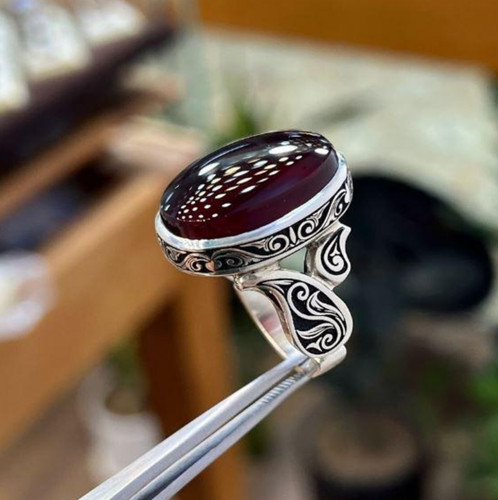 Blood red yemeni aqeeq - red,