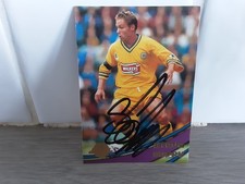 LEICESTER CITY - STEVE GUPPY Signed Merlin Prem Gold 00 Football trade card