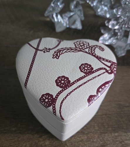 Pandora heart shaped - pandora, heart-shaped