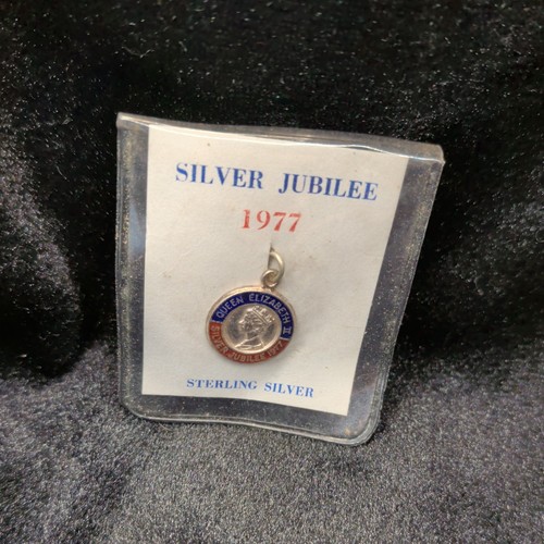 Queen elizabeth silver - queen,