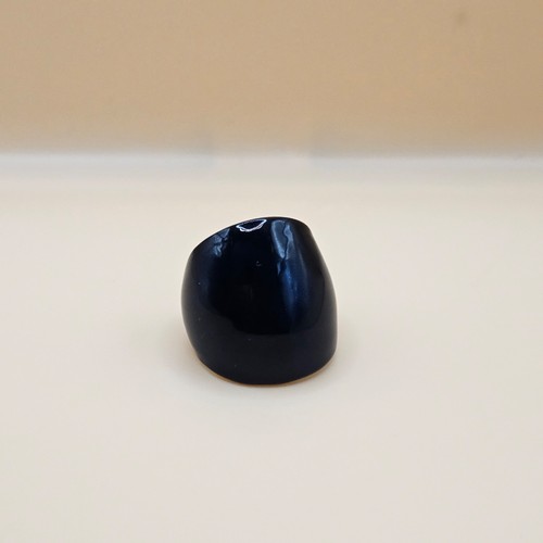 Black statement ring chunky - black,