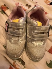 Disney Minnie Mouse  Flashing Light Up Trainers Girls Silver Disney Shoes