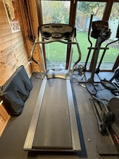 Treadmill - Life fitness