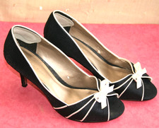 JACQUES VERT, HEELS, SIZE 5