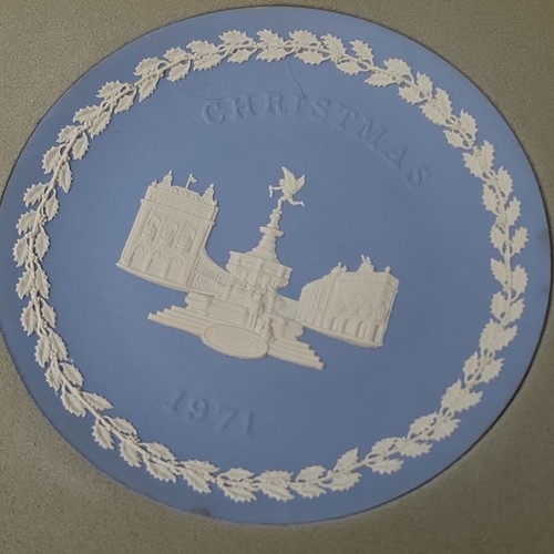 Wedgwood christmas plate 1971 - wedgwood,