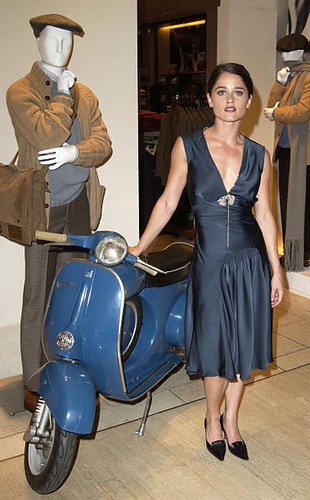 Robin tunney wearing moschino - robin,